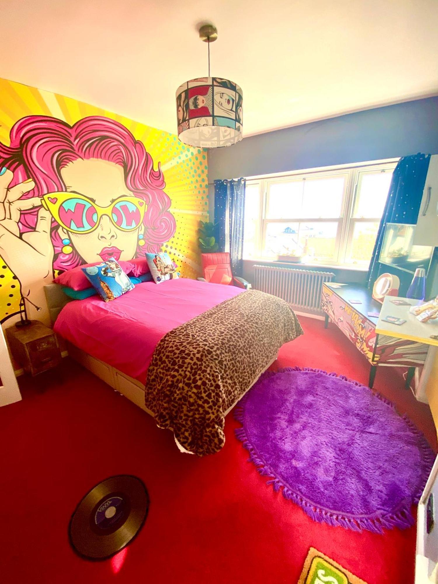 Pop Art Pad Heart Of Old Town With Parking! Apartment Hastings Ngoại thất bức ảnh